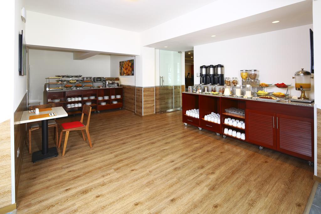 Casa Andina Standard Miraflores San Antonio Лима Екстериор снимка