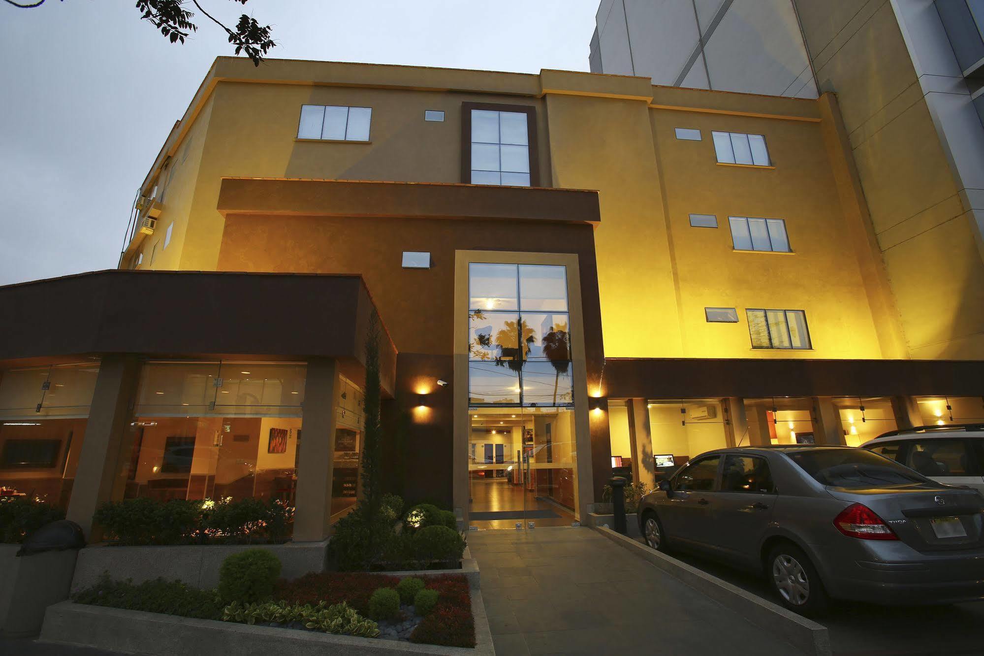 Casa Andina Standard Miraflores San Antonio Лима Екстериор снимка